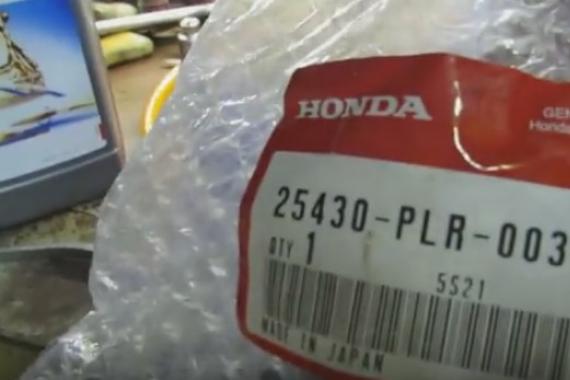 Замена масла в автоматической и механической коробках передач Хонда CR V